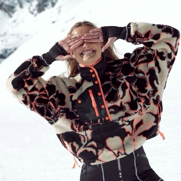 NWT Free People Hit The Slopes Rocky Ridge Sherpa Pullover Magnolia Floral Combo - Picture 3 of 8